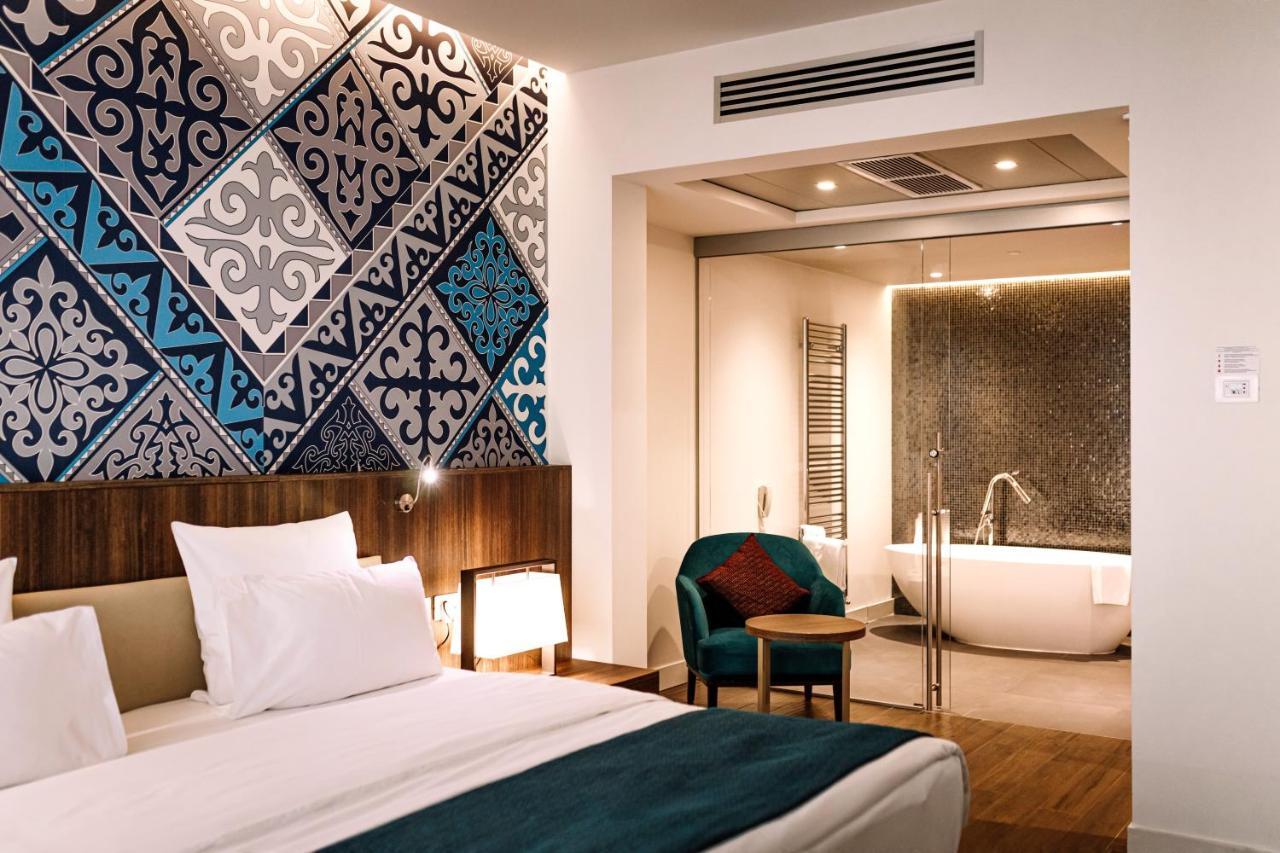 Mercure Almaty City Center Eksteriør billede