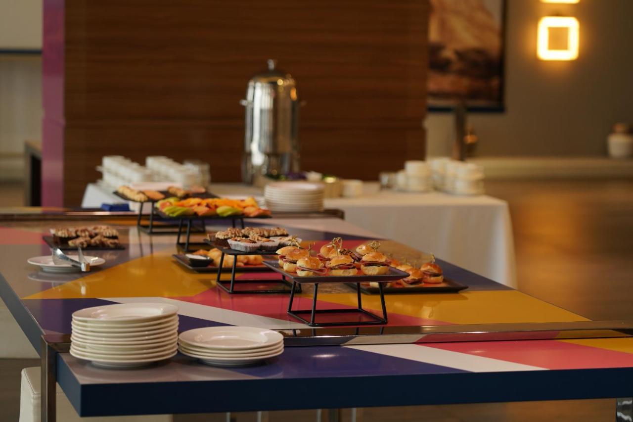 Mercure Almaty City Center Eksteriør billede