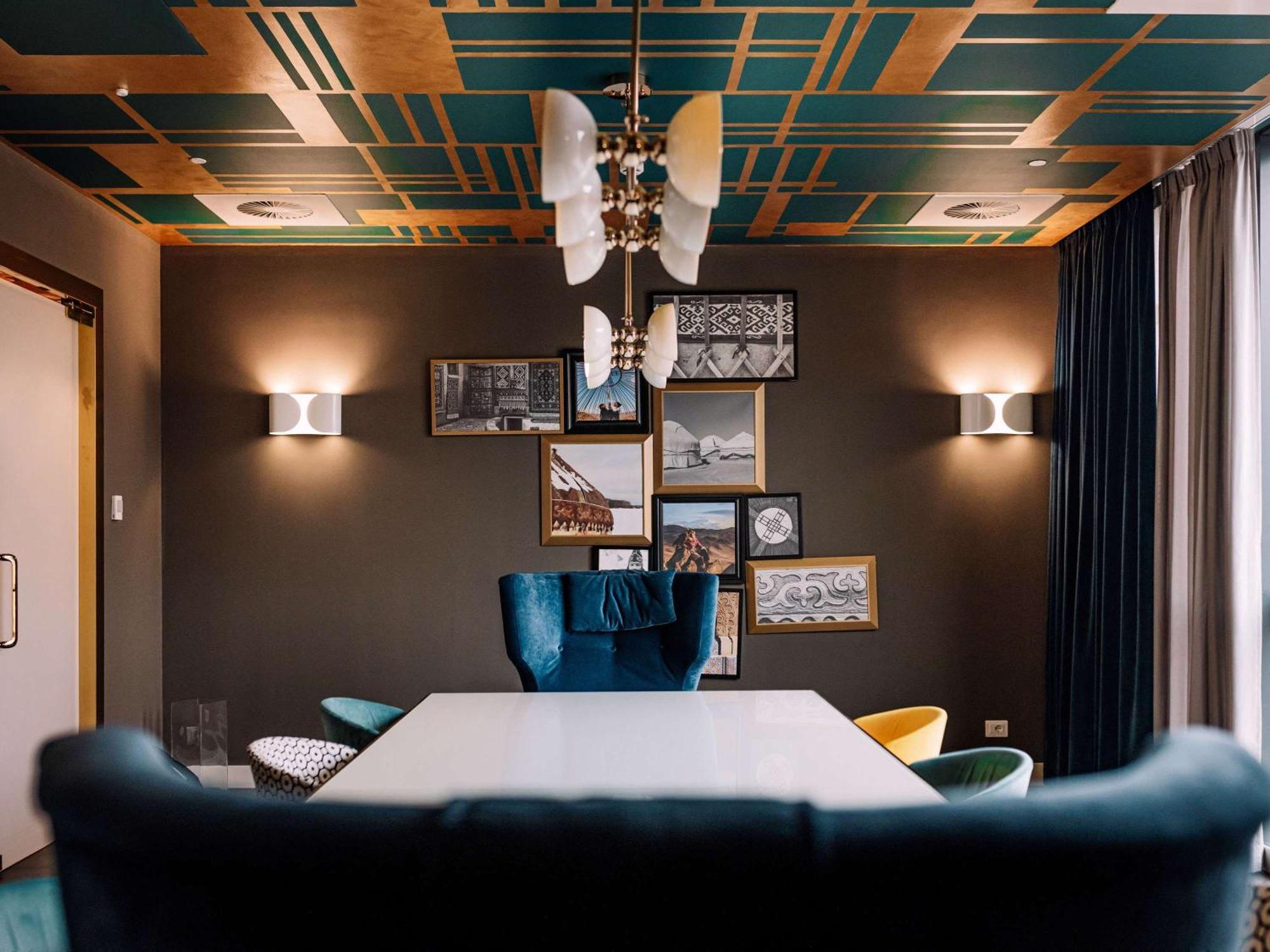 Mercure Almaty City Center Eksteriør billede